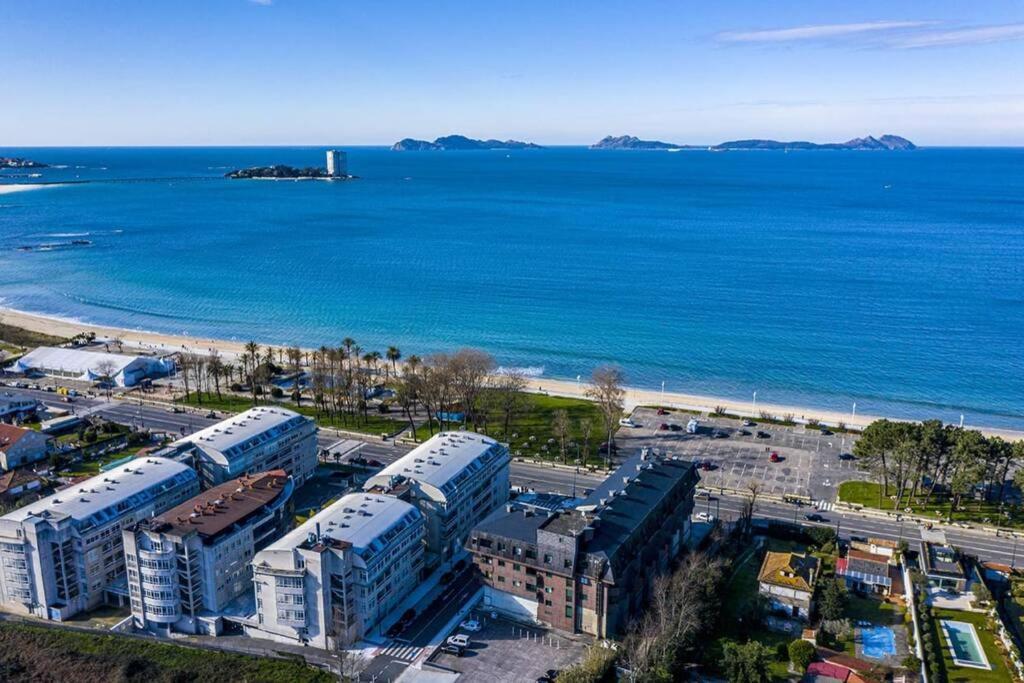 Apartamentos En Playa De Samil Primera Linea De Playa Pe Na Areia Vigo Exterior photo