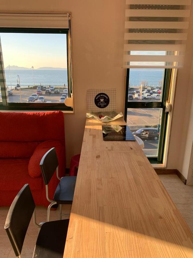 Apartamentos En Playa De Samil Primera Linea De Playa Pe Na Areia Vigo Room photo